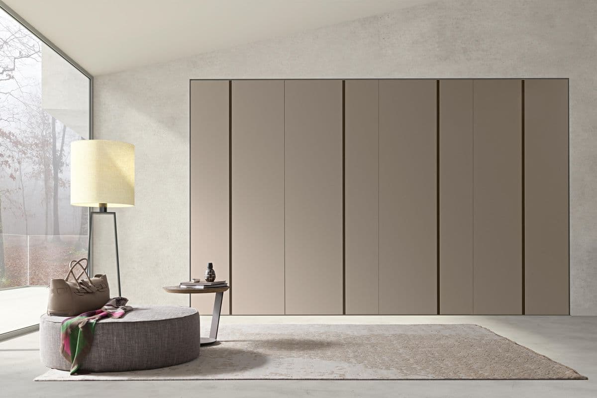 Walk-in Closet Profile